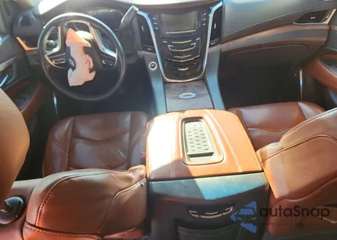 2017 Cadillac Escalade Esv Premium Luxury z USA, uszkodzony, nr VIN 1GYS3JKJ4HR235899